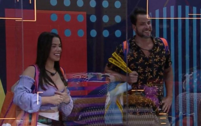 ‘BBB 22’: DG aperta botão no jardim e participantes da Casa de Vidro são revelados; assista