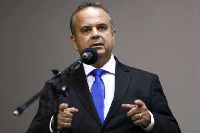 ‘Obra pública não tem dono, Lula precisa entender isso’, diz Rogério Marinho em live de Bolsonaro