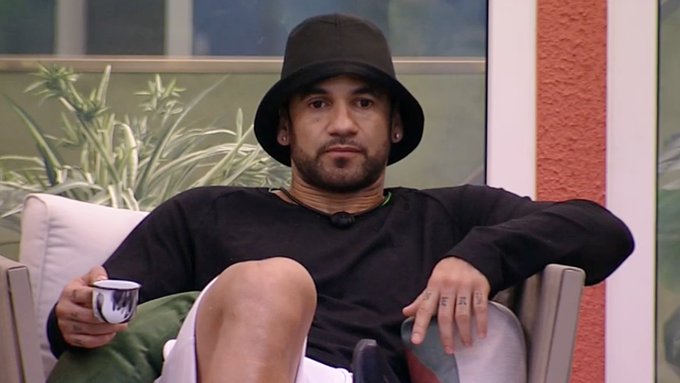 Hadson Nery ataca Pyong Lee e alfineta produção do BBB em comentário na internet