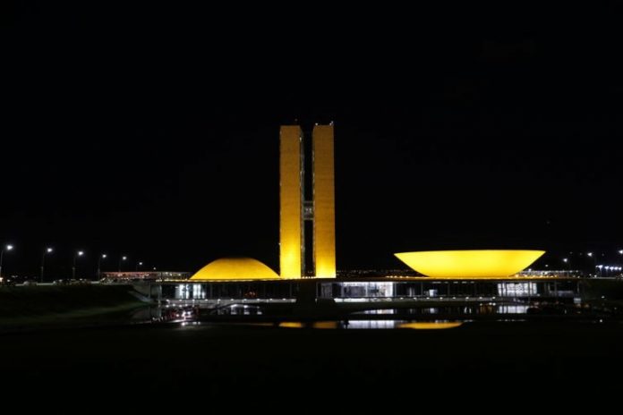 Especialistas debatem o cenário das eleições, a viagem de Bolsonaro à Rússia e as pautas do agro em análise no Congresso