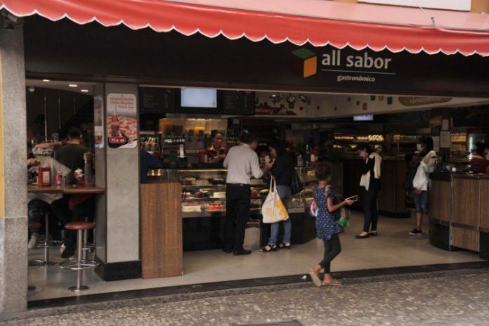 Prestação de serviços cresce 11% em 2021 e supera perdas de 2020