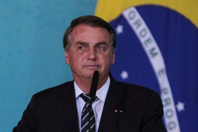 Bolsonaro afirma que declaração de Fachin sobre a Rússia é ‘lamentável’ e cria constrangimento