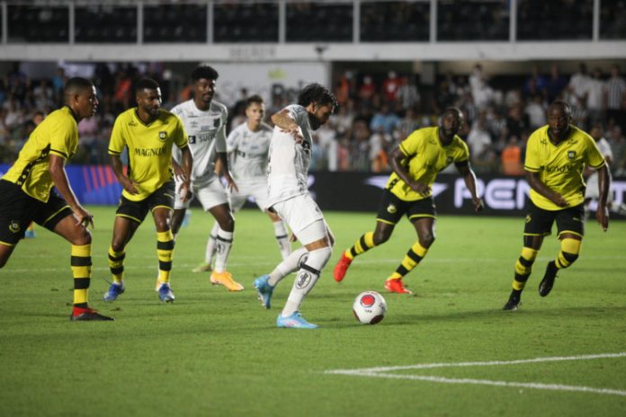 Santos leva empate do São Bernardo na Vila Belmiro e sai de campo vaiado