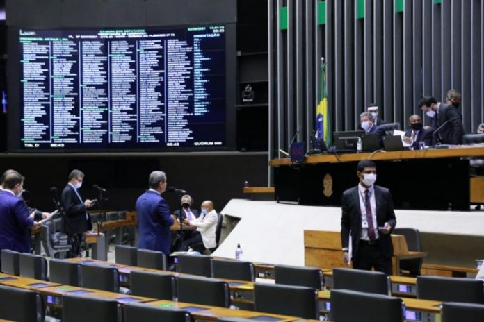 Câmara aprova texto-base de MP que cria programa habitacional para policiais e bombeiros