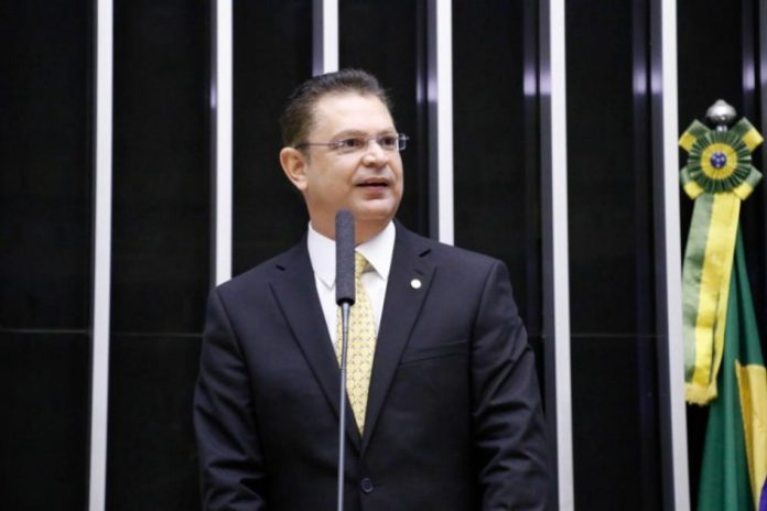 Foco da bancada evangélica nas eleições é ter 30% do Congresso, diz deputado federal
