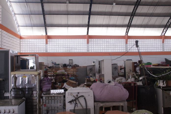 Últimas famílias da comunidade Dubai deixam ginásios após mais de dois meses da desocupação