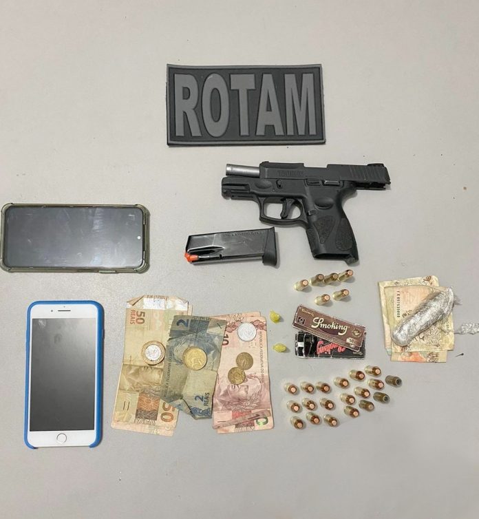 Polícia encontra armas e drogas em carro após abordagem por discussão no trânsito, no Sertão da PB