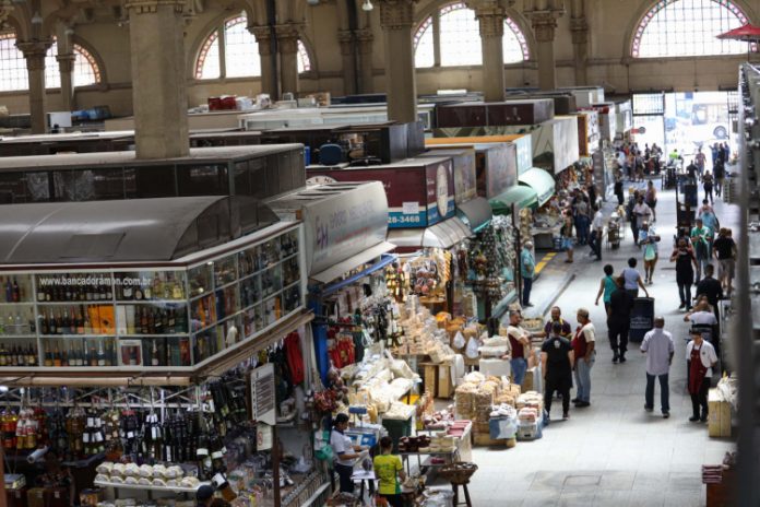 Golpe das Frutas: Mercado Municipal de São Paulo interdita boxes após denúncias