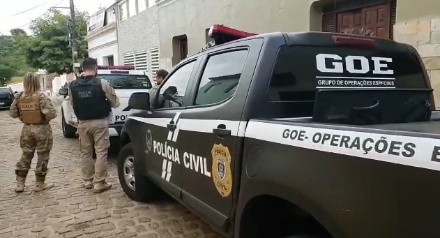 Polícia Civil deflagra operação contra possíveis fraudes em contratações por prefeitura, no Brejo da Paraíba