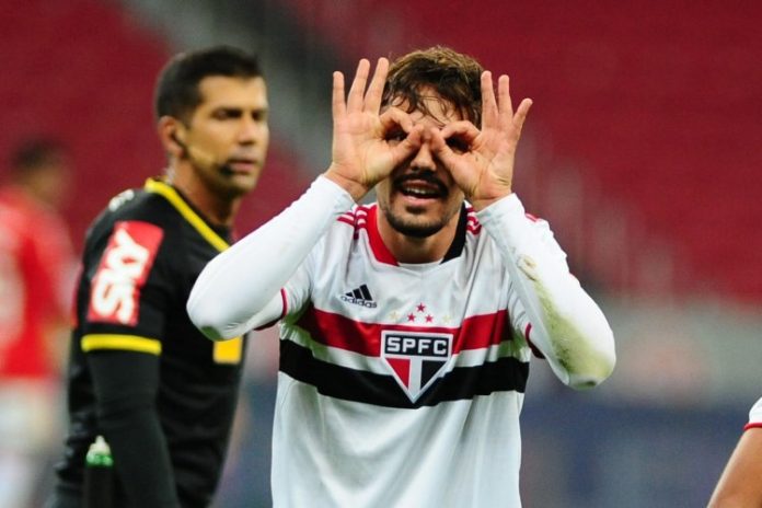 Exclusivo: São Paulo recebe sondagem do Dínamo de Kiev pelo meio-campista Igor Gomes