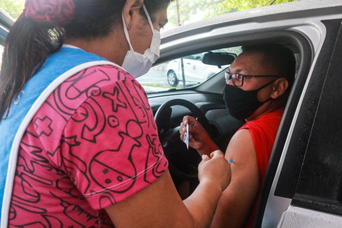 Paraíba atinge meta de vacinação contra covid-19 em adultos a partir de 18 anos
