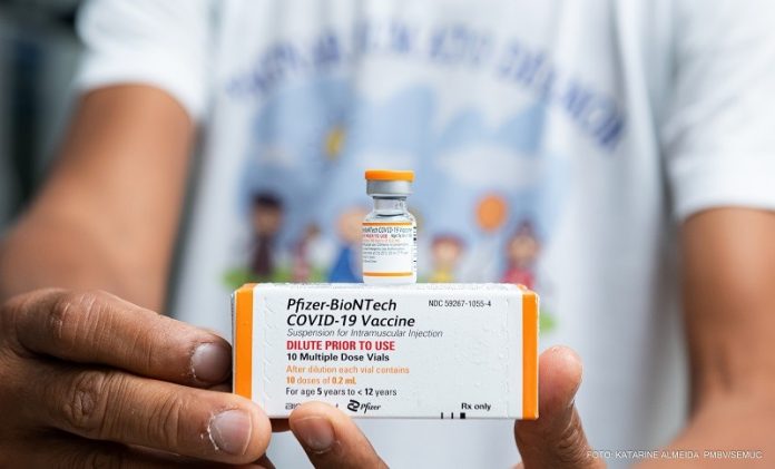 Crianças vacinadas com doses de adulto em Lucena, PB, não tiveram reações graves, diz Anvisa