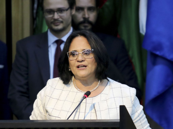 Damares afirma que pretende se candidatar ao Senado pelo Ámapa: ‘Alcolumbre, estou chegando’