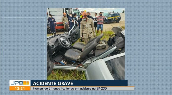 Homem fica preso às ferragens após carro capotar na BR-230, em Santa Rita, Paraíba