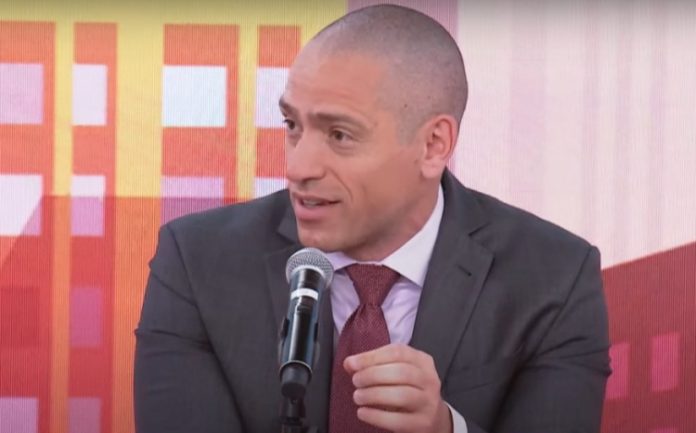 Heni Ozi Cukier alerta para risco de tropas americanas na Ucrânia: ‘Terceira Guerra Mundial’