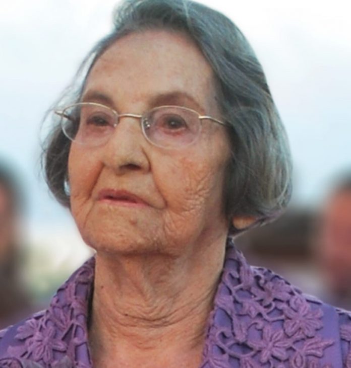 Mulher completa 100 anos lúcida, praticando esportes e vai lançar livro sobre como chegar ‘bem’ ao cententário