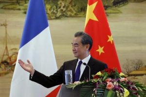China acena com mudança de posição e se dispõe a ajudar em cessar-fogo na Ucrânia