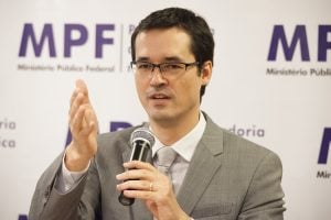 Após receber R$ 500 mil de apoiadores, Dallagnol pede para interromperem doações