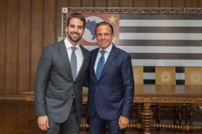 PSDB é aquele partido que fica em dúvida até quando a professora diz que 4 + 4 são 5