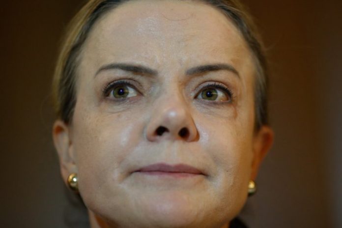 Condenada, Gleisi Hoffman terá de indenizar Luciano Hang por danos morais