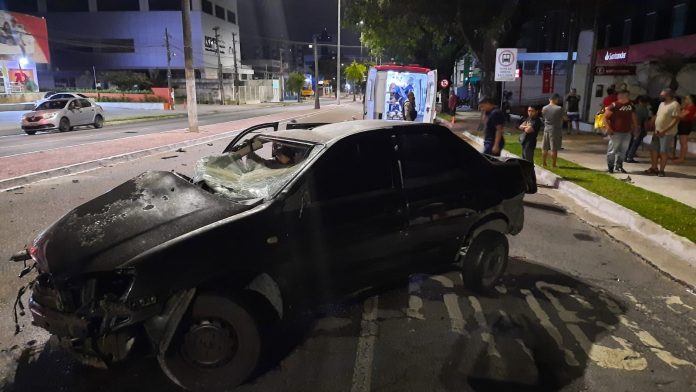 Polícia identifica suposta proprietária de veículo que se envolveu em acidente na Avenida Epitácio Pessoa