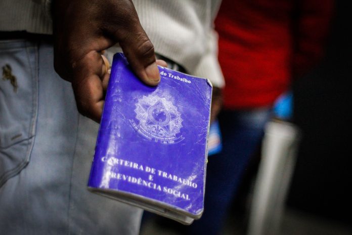 Paraíba começa 2022 com déficit de 984 empregos formais, diz Caged