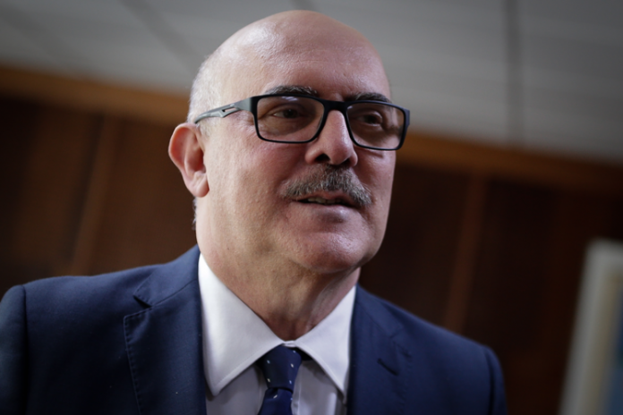 PF abre inquérito para investigar Milton Ribeiro por suposto esquema envolvendo pastores