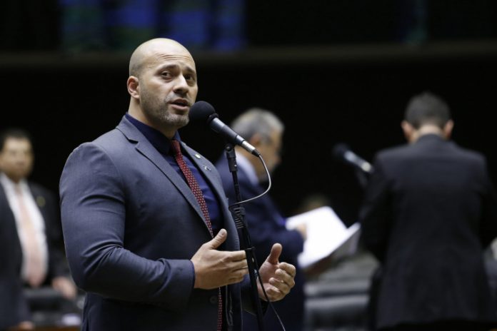 Cúpula da Câmara vê caso Silveira com preocupação e teme que Casa ‘sirva de escudo’ para descumprimento de decisão judicial