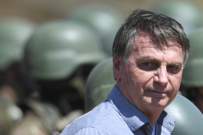 ‘Tentam nos igualar a quem nos antecedeu’, diz Bolsonaro sobre denúncias no MEC