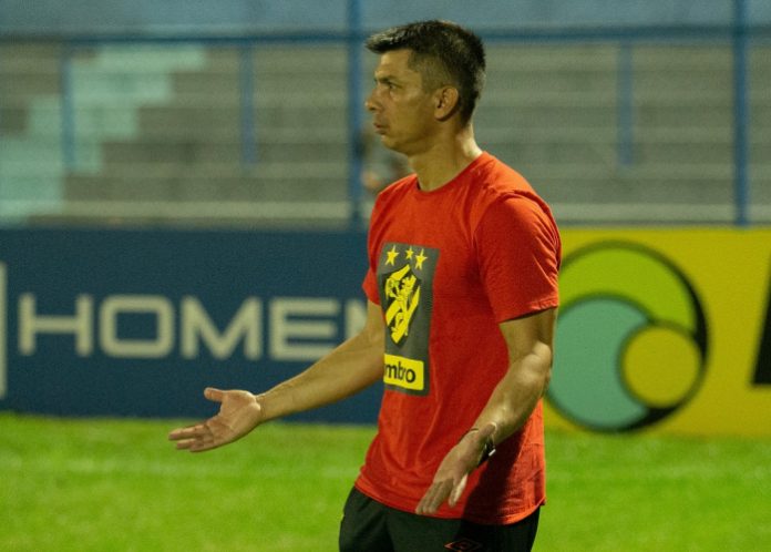 Sport demite Gustavo Florentín após eliminação na Copa do Brasil