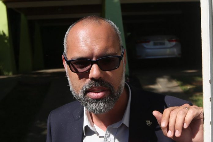 Alexandre Moraes dá 5 dias para que Ministério da Justiça dê informações sobre extradição de Allan dos Santos