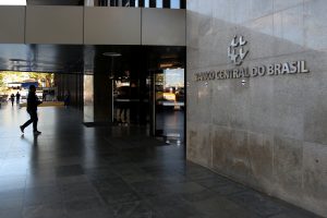 Banco Central vê inflação acima da meta em 2022