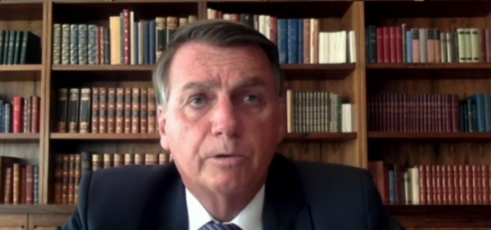 Bolsonaro reclama de perseguição de Moraes e diz que ‘alguns querem Lula eleito’