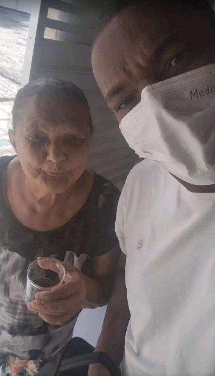 2 anos de pandemia: técnico de enfermagem que dormia no terraço para proteger mãe consegue reformar casa, na PB
