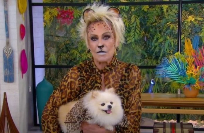 Ana Maria Braga surpreende ao aparecer de onça para divulgar ‘Pantanal’; veja