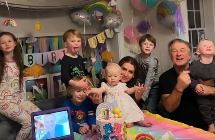 Alec Baldwin será pai pela oitava vez; esposa celebra: ‘Um presente em tempos incertos’