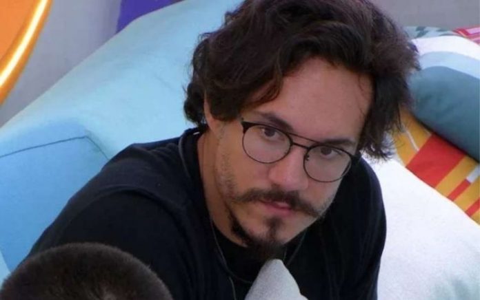 Eliezer afirma que vai terminar relacionamento com Natália: ‘Não vai dar mais’