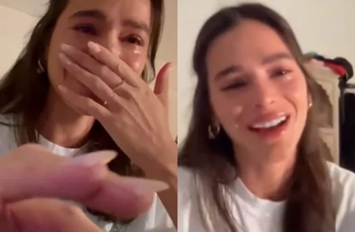 Bruna Marquezine chora ao descobrir que está em ‘Besouro Azul’, filme da DC; assista