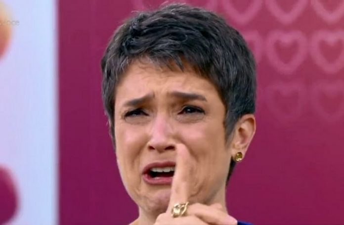 Sandra Annenberg é surpreendida com mensagem da filha, que mora nos EUA: ‘Isso não se faz ao vivo’