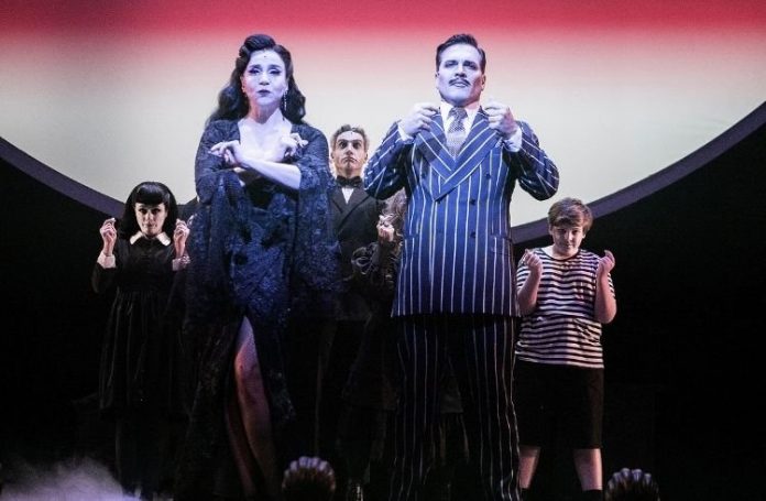 Com Marisa Orth e Daniel Boaventura, ‘A Família Addams’ retorna mais cômico e com referências nacionais