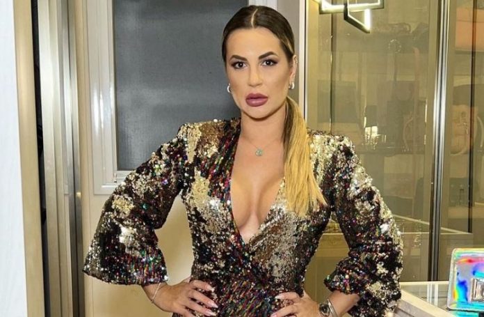 Deolane faz ameaça após ser discriminada em condomínio: ‘Cuidado, a favelada é doutora’