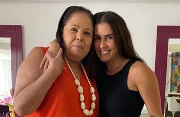 Deborah Secco comenta sobre ‘BBB 22’ e leva invertida da mãe: ‘Cala a boca’