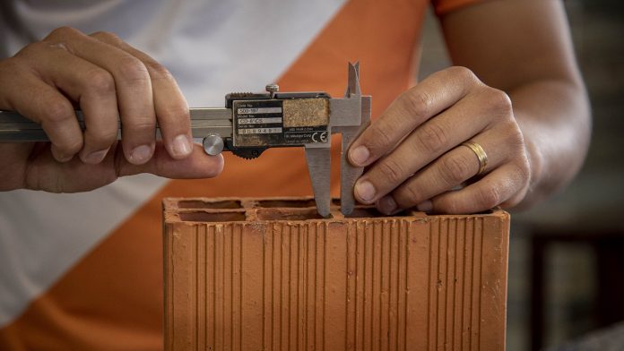 Programa para reforma gratuita de casas tem inscrições abertas em João Pessoa