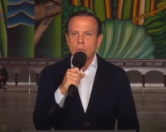 Doria flexibilizou o uso de máscaras porque as eleições estão próximas, diz Ana Paula Henkel