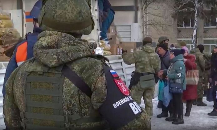 Ucrânia acusa Rússia de disparar foguetes contra comboio de refugiados em Mariupol