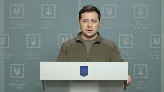 ‘Sem negociações não conseguiremos dar fim à guerra’, diz Zelensky