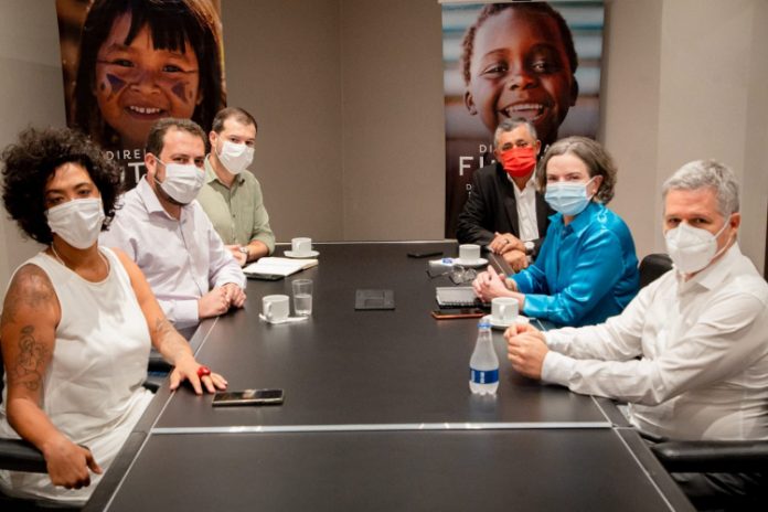 PSOL deixa federação em segundo plano e apresenta exigências para apoiar Lula em primeiro turno