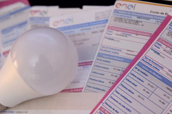 Aneel autoriza empréstimo de R$ 10,5 bilhões ao setor elétrico; consumidor pagará