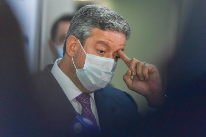 Lira diz que Câmara discute criação de ‘subsídio dirigido’ para gasolina