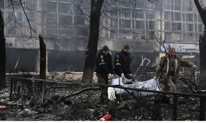 Serviço de emergência da Ucrânia diz que mais de 2 mil civis já morreram desde o início da guerra